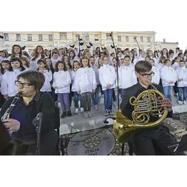 Concerto alla cerimonia conclusiva del Progetto europeo "Via di Pace - Pot Miru" nella piazza Transalpina - Gorizia 21/03/2015