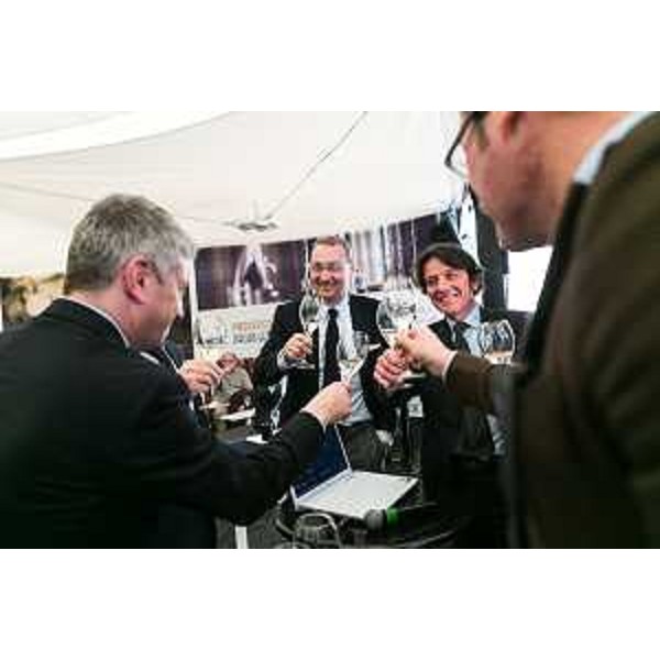 Sergio Bolzonello (Vicepresidente Regione FVG e assessore Risorse agricole) visita gli stand dei produttori del Friuli Venezia Giulia al quarantanovesimo Vinitaly - Verona 23/03/2015