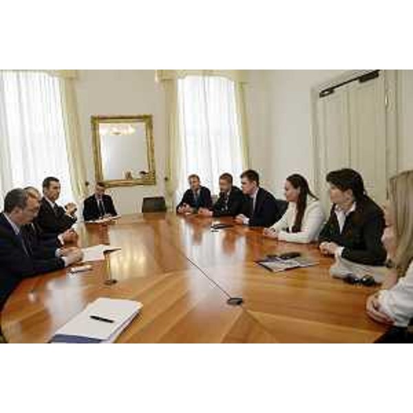 Sergio Bolzonello (Vicepresidente Regione FVG e assessore Attività produttive, Commercio, Cooperazione, Risorse agricole e forestali) incontra un gruppo di piccoli e medi imprenditori della Regione di Vologda (Federazione Russa), nella sede della Presidenza della Regione Friuli Venezia Giulia, in piazza Unità d'Italia - Trieste 25/03/2015