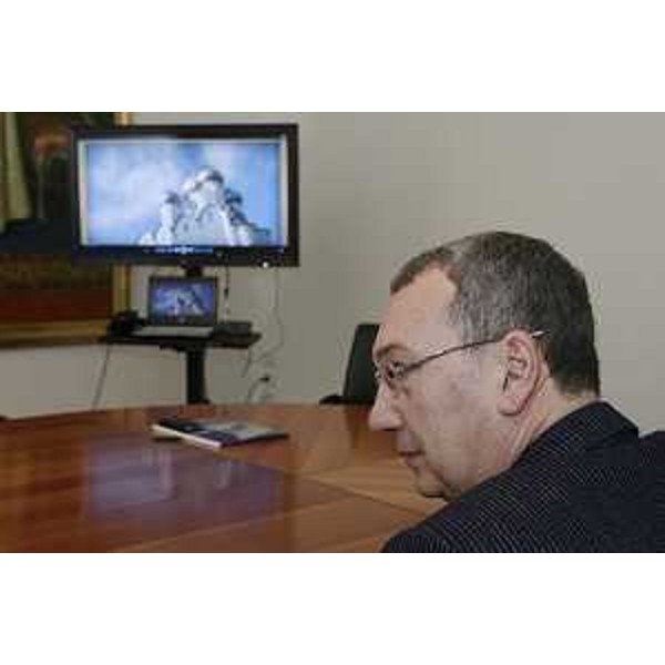 Sergio Bolzonello (Vicepresidente Regione FVG e assessore Attività produttive, Commercio, Cooperazione, Risorse agricole e forestali) durante l'incontro con un gruppo di piccoli e medi imprenditori della Regione di Vologda (Federazione Russa), nella sede della Presidenza della Regione Friuli Venezia Giulia, in piazza Unità d'Italia - Trieste 25/03/2015