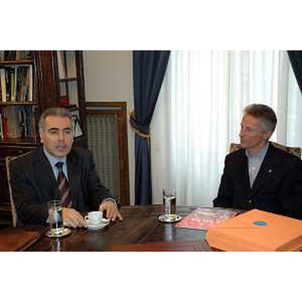 Riccardo Illy (Presidente Regione Friuli Venezia Giulia) durante l'incontro con l'ambasciatore della Repubblica Araba Siriana in Italia, Samir Al Kassir. (Trieste 27/03/07)