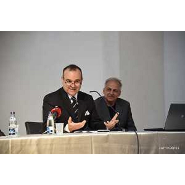 Vincenzo Del Monaco (Ambasciatore d'Italia in Montenegro) e Aleksandar Dender (Presidente Comunità Italiani a Cattaro) al forum "Oltre le barriere per l'inclusione sociale" - Kotor (Cattaro) 25/03/2015