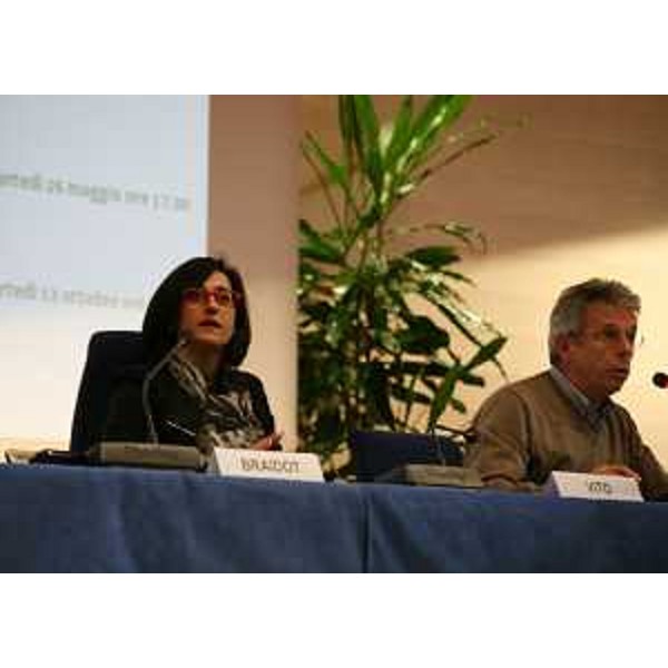 Sara Vito (Assessore regionale Ambiente ed Energia) al primo appuntamento di consultazione pubblica per la redazione del Piano Regionale di Tutela delle Acque (PRTA) e del Piano di Gestione delle Acque del distretto delle Alpi Orientali (in rapporto al PRTA), nell'Auditorium della Regione FVG - Udine 23/03/2015