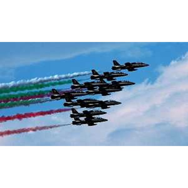 Le Frecce Tricolori della Pattuglia Acrobatica Nazionale (PAN) in formazione (Foto Maurizio Valdemarin)