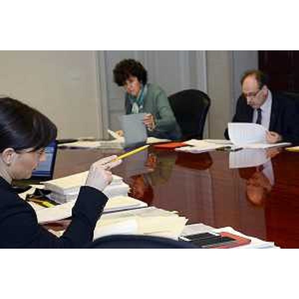 Debora Serracchiani (Presidente Regione Friuli Venezia Giulia), Loredana Panariti (Assessore regionale Lavoro, Formazione, Istruzione, Pari Opportunità, Politiche giovanili e Ricerca) e Gianni Torrenti (Assessore regionale Cultura, Sport e Solidarietà) durante la riunione della Giunta regionale - Trieste 27/03/2015