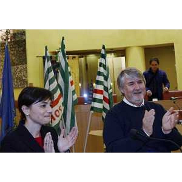 Debora Serracchiani (Presidente Regione Friuli Venezia Giulia) e Giuliano Poletti (Ministro Lavoro e Politiche sociali) alla tavola rotonda "JOBS ACT e contrattazione" organizzata dalla CISL di Pordenone - Pordenone 27/03/2015