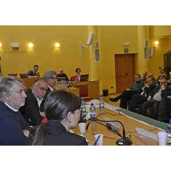 Giuliano Poletti (Ministro Lavoro e Politiche sociali) e Debora Serracchiani (Presidente Regione Friuli Venezia Giulia) alla tavola rotonda "JOBS ACT e contrattazione" organizzata dalla CISL di Pordenone - Pordenone 27/03/2015
