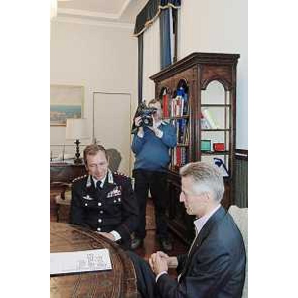 Riccardo Illy (Presidente Regione Friuli Venezia Giulia) riceve il nuovo Comandante provinciale dell'Arma dei Carabinieri di Trieste, Colonnello Carlo Tartaglione, nella sede della Regione a Trieste. (Trieste 11/10/07)