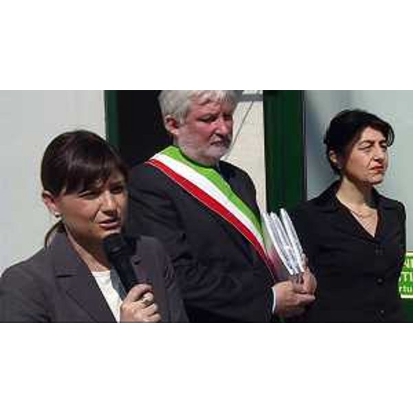 Debora Serracchiani (Presidente Regione Friuli Venezia Giulia), Pietro Del Frate (Sindaco San Giorgio) e Mariagrazia Santoro (Assessore regionale Infrastrutture) alla cerimonia di riconsegna del cantiere per il dragaggio del fiume Corno - San Giorgio di Nogaro 01/04/2015