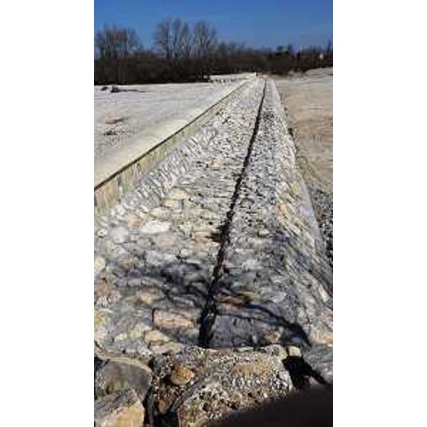 Conclusi i lavori di rifacimento della traversa sul torrente Torre, in comune di Chiopris Viscone - 01/04/2015