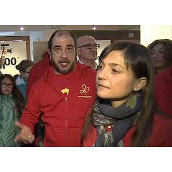 Francesco Barbieri [Responsabile scientifico Cooperativa Farfalle Nella Testa (FNT)] accompagna Debora Serracchiani (Presidente Regione Friuli Venezia Giulia) nella visita alla Casa delle Farfalle - Bordano (UD) 04/04/2015