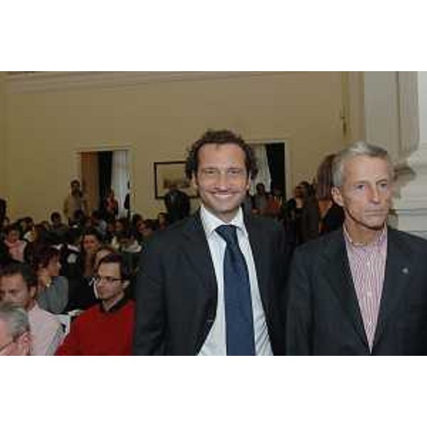 Riccardo Illy (Presidente Regione Friuli Venezia Giulia) e Simone Cagidiaco (Presidente Gruppo Giovani Imprenditori Gorizia) al Convegno "L'azienda come luogo di integrazione multietnica", organizzato dai giovani della Confindustria del Friuli Venezia Giulia in collaborazione con l'Unar (Ufficio nazionale antidiscriminazioni razziali) della Presidenza del Consiglio dei ministri. (Gorizia 11/10/07)
