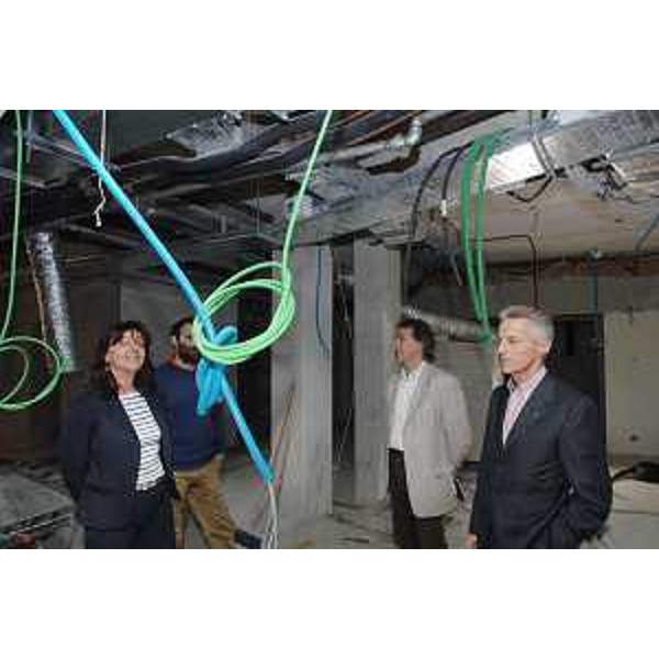 Riccardo Illy (Presidente Regione Friuli Venezia Giulia) durante un sopralluogo al cantiere del nuovo ospedale di Gorizia accompagnato da Manuela Baccarini (Direttore Generale Azienda per i Servizi Sanitari n. 2 “Isontina”). (Gorizia 11/10/07)