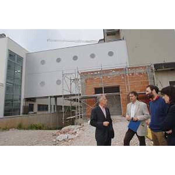 Riccardo Illy (Presidente Regione Friuli Venezia Giulia) durante un sopralluogo al cantiere del nuovo ospedale di Gorizia accompagnato da Manuela Baccarini (Direttore Generale Azienda per i Servizi Sanitari n. 2 “Isontina”). (Gorizia 11/10/07)