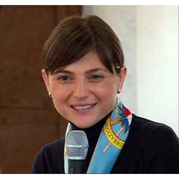 Debora Serracchiani (Presidente Regione Friuli Venezia Giulia) all'incontro con i sindaci dei 137 Comuni del terremoto del 1976, in Municipio - Venzone 11/04/2015