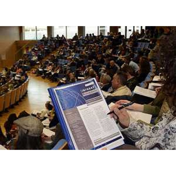 Platea all'infoday sul contenuto dei bandi e sul procedimento di erogazione degli incentivi regionali a favore delle attività culturali, nell'Auditorium della Regione FVG - Udine 17/04/2015