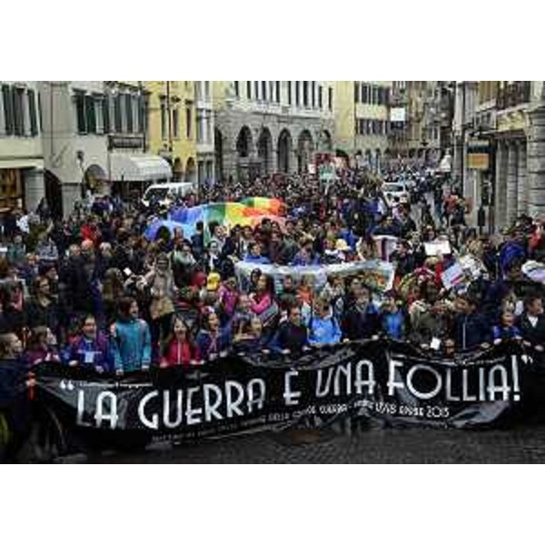 Il Meeting nazionale delle scuole nelle trincee della Grande Guerra, parte integrante del Programma nazionale di Educazione alla Cittadinanza democratica "Dalla Grande Guerra alla Grande Pace" (Anno scolastico 2014-2015) - Udine 17/04/2015