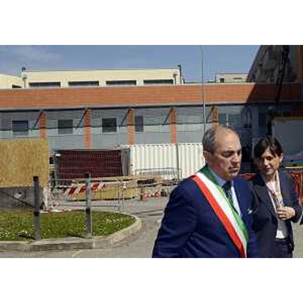 Antonio Di Bisceglie (Sindaco San Vito) e Debora Serracchiani (Presidente Regione Friuli Venezia Giulia) all'inaugurazione dei lavori all'ala sud dell'Ospedale - San Vito al Tagliamento 21/04/2015