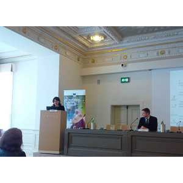 Mariagrazia Santoro (Assessore regionale Infrastrutture e Mobilità) interviene alla conferenza internazionale "Il ruolo dell'Unione Europea nei Balcani Occidentali. Le connessioni di trasporto e l'allargamento" - Trieste 21/04/2015