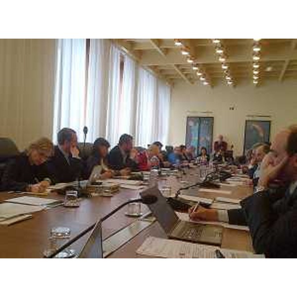 Sergio Bolzonello (Vicepresidente Regione FVG e assessore Attività produttive) e Debora Serracchiani (Presidente Regione Friuli Venezia Giulia) in audizione in II Commissione consiliare sulla situazione delle crisi aziendali in atto sul territorio regionale - Trieste 22/04/2015
