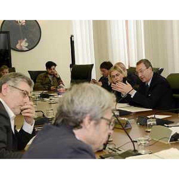 Sergio Bolzonello (Vicepresidente Regione FVG e assessore Attività produttive) in audizione in II Commissione consiliare sulla situazione delle crisi aziendali in atto sul territorio regionale - Trieste 22/04/2015