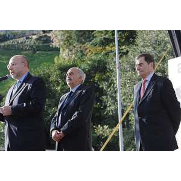 Enrico Bertossi (Assessore regionale Attività produttive e Presidente Comitato organizzatore Campionati mondiali Corsa su Strada) apre a Udine la seconda edizione dei "IAAF World road running championships", i Campionati mondiali di Corsa su Strada. (Udine 14/10/07)