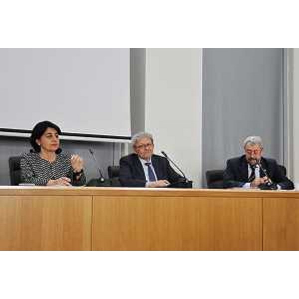 Mariagrazia Santoro (Assessore Infrastrutture e Mobilità Regione FVG), Massimo Roncucci (Presidente ASSTRA) e Giuseppe Catalano (Componente Tavolo tecnico Conferenza unificata Regioni per Costi standard TPL) al corso "Le gare per l'affidamento dei servizi di Trasporto Pubblico Locale", organizzato dal Dipartimento di Ingegneria Informatica, Automatica e Gestionale Antonio Ruberti dell'Università Sapienza - Roma 24/04/2015