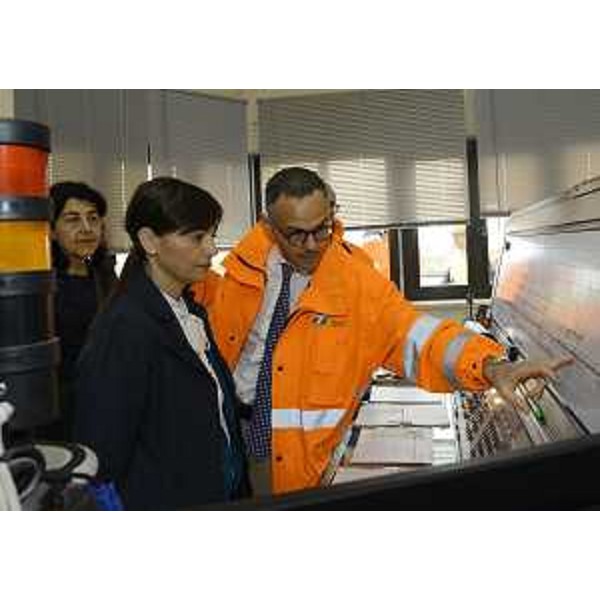 Mariagrazia Santoro (Assessore regionale Infrastrutture e Mobilità) e Debora Serracchiani (Presidente Regione Friuli Venezia Giulia) durante il sopralluogo al nuovo collegamento tra le stazioni di P.M. VAT e Udine Centrale - Udine 27/04/2015