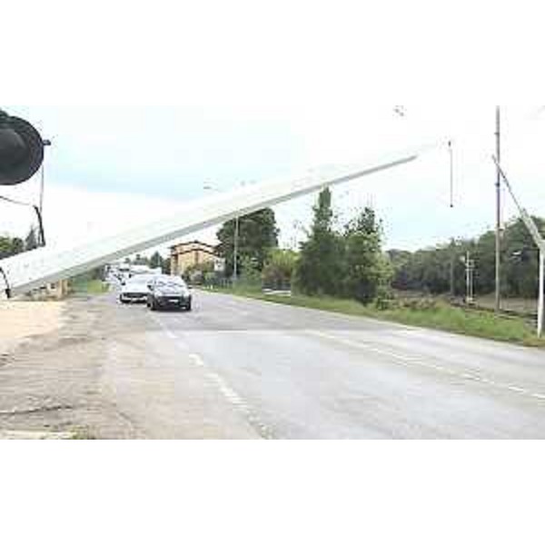 Passaggio a livello lungo la Strada Statale 13 Pontebbana, in località Santa Caterina - Pasian di Prato (UD) 27/04/2015