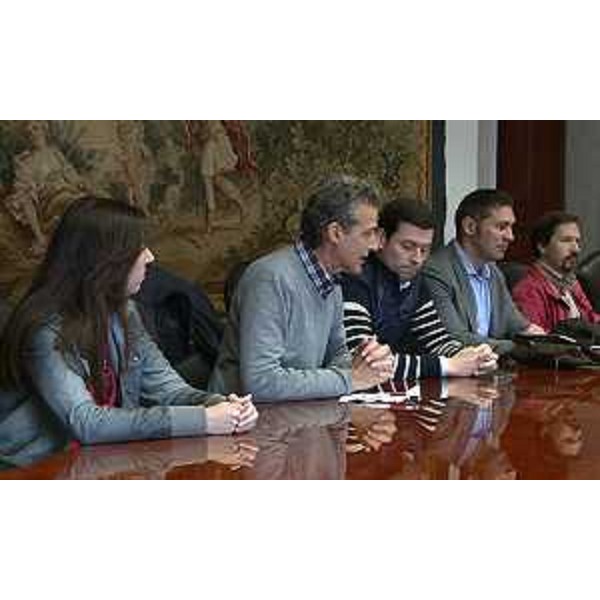 Le rappresentanze sindacali provinciali di CGIL, CISL e UIL e i delegati dei lavoratori impegnati in Alcatel Lucent al Tavolo con Debora Serracchiani (Presidente Regione Friuli Venezia Giulia) e Roberto Cosolini (Sindaco Trieste) - Trieste 25/04/2015