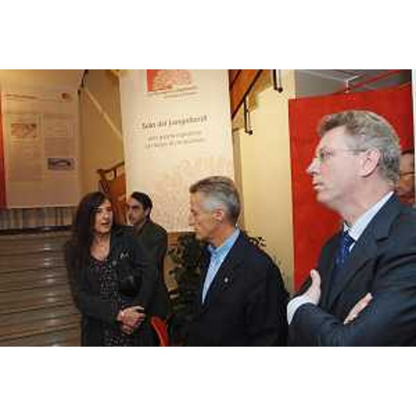 Riccardo Illy (Presidente Regione Friuli Venezia Giulia) visita la mostra "I guerrieri di San Giorgio" allestita in alcune sale della sede municipale di Romans d'Isonzo. (Romans d'Isonzo 16/10/07)