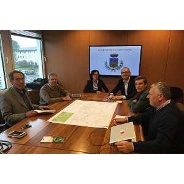Sara Vito (Assessore regionale Ambiente ed Energia) incontra il sindaco Gianluca Maiarelli e altri amministratori locali - Tavagnacco 27/04/2015 (Foto Comune Tavagnacco)