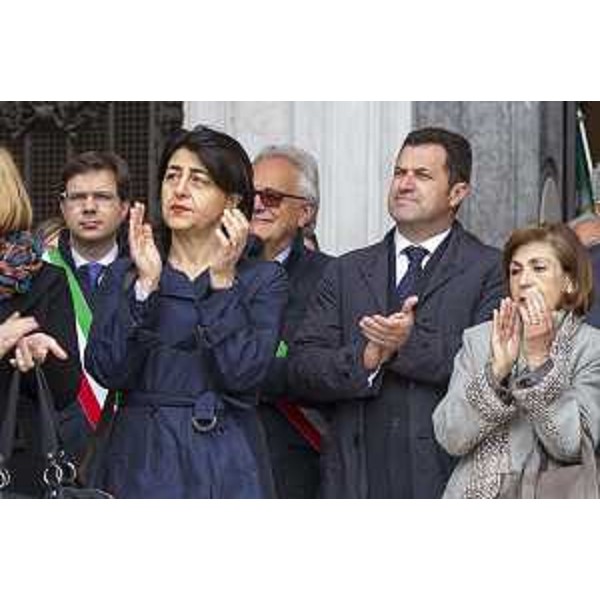 Mariagrazia Santoro (Assessore regionale Infrastrutture), Franco Iacop (Presidente Consiglio regionale FVG) e Provvidenza Delfina Raimondo (Prefetto Udine) alle celebrazioni del LXX Anniversario della Liberazione al Tempietto ai Caduti, in piazza Libertà - Udine 25/04/2015 (Foto Max Udine)