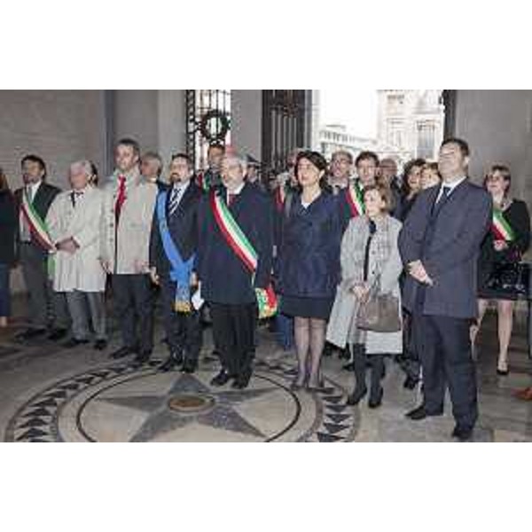 Furio Honsell (Sindaco Udine), Mariagrazia Santoro (Assessore regionale Infrastrutture), Provvidenza Delfina Raimondo (Prefetto Udine) e Franco Iacop (Presidente Consiglio regionale FVG) alle celebrazioni del LXX Anniversario della Liberazione al Tempietto ai Caduti, in piazza Libertà - Udine 25/04/2015 (Foto Max Udine)