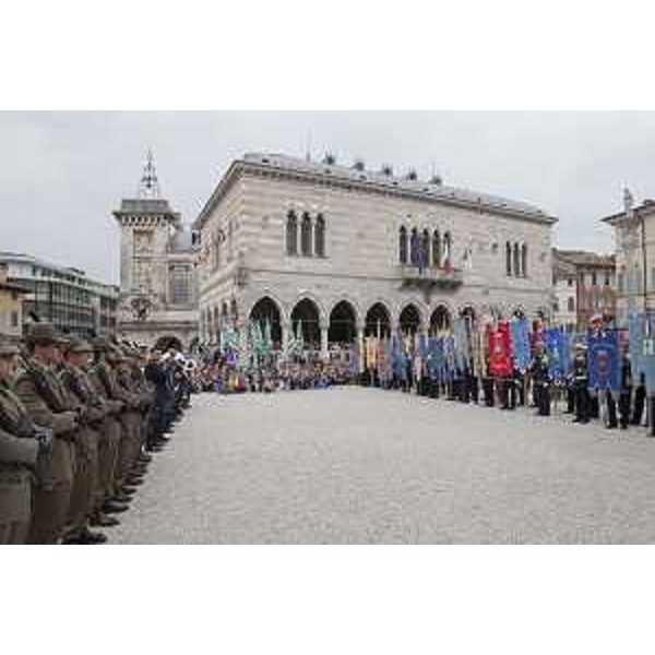 Celebrazioni del LXX Anniversario della Liberazione al Tempietto ai Caduti, in piazza Libertà - Udine 25/04/2015 (Foto Max Udine)