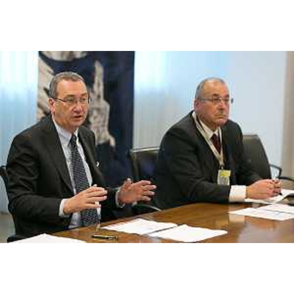 Sergio Bolzonello (Vicepresidente Regione FVG e assessore Attività produttive, Commercio, Cooperazione, Risorse agricole e forestali) e Marco Tullio Petrangelo (Direttore Promotur) alla conferenza stampa di presentazione dei dati di Promotur sulla "Stagione invernale 2014-2015" e di TurismoFVG sul "Settore alberghiero gennaio-marzo 2015" - Udine 28/04/2015