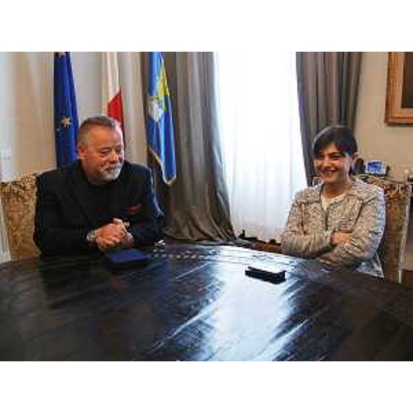 Rudi Pavsic (Presidente SKGZ) e Debora Serracchiani (Presidente Regione Friuli Venezia Giulia) a margine del convegno "Il ruolo delle minoranze nazionali nell'area dell'Alto Adriatico", incontro conclusivo del "Progetto transfrontaliero Lex" nato per rafforzare la collaborazione tra la minoranza slovena in Italia e la minoranza italiana in Slovenia - Trieste 29/04/2015