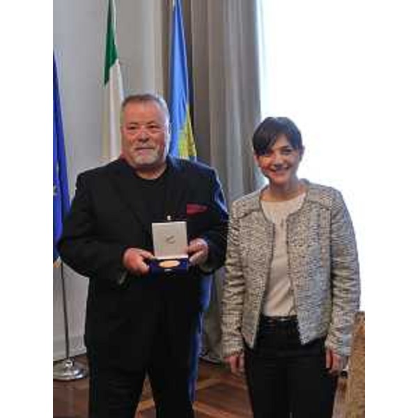 Rudi Pavsic (Presidente SKGZ) e Debora Serracchiani (Presidente Regione Friuli Venezia Giulia) a margine del convegno "Il ruolo delle minoranze nazionali nell'area dell'Alto Adriatico", incontro conclusivo del "Progetto transfrontaliero Lex" nato per rafforzare la collaborazione tra la minoranza slovena in Italia e la minoranza italiana in Slovenia - Trieste 29/04/2015