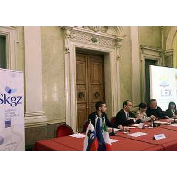 Debora Serracchiani (Presidente Regione Friuli Venezia Giulia) e Rudi Pavsic (Presidente SKGZ) al convegno "Il ruolo delle minoranze nazionali nell'area dell'Alto Adriatico", incontro conclusivo del "Progetto transfrontaliero Lex" nato per rafforzare la collaborazione tra la minoranza slovena in Italia e la minoranza italiana in Slovenia - Trieste 29/04/2015