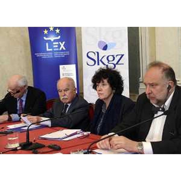 Loredana Panariti (Assessore regionale Lavoro, Formazione, Istruzione, Pari Opportunità, Politiche giovanili, Ricerca e Università) e Roberto Cosolini (Sindaco Trieste) al convegno "Il ruolo delle minoranze nazionali nell'area dell'Alto Adriatico", incontro conclusivo del "Progetto transfrontaliero Lex" nato per rafforzare la collaborazione tra la minoranza slovena in Italia e la minoranza italiana in Slovenia - Trieste 29/04/2015