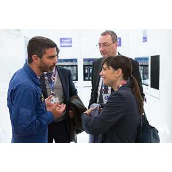 Jan Slangen [Comandante Pattuglia Acrobatica Nazionale (PAN) Frecce Tricolori], Debora Serracchiani (Presidente Regione Friuli Venezia Giulia) e Sergio Bolzonello (Vicepresidente Regione FVG e assessore Attività produttive, Commercio, Cooperazione, Risorse agricole e forestali) all'inaugurazione di EXPO nel Padiglione "Vino A Taste of Italy" - Milano 01/05/2015