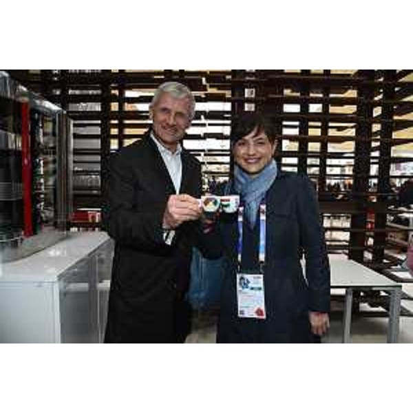 Andrea Illy (Presidente e amministratore delegato illycaffè) e Debora Serracchiani (Presidente Regione Friuli Venezia Giulia) all'inaugurazione del Padiglione "Cluster del Caffè" all'EXPO - Milano 01/05/2015 (Foto illycaffè)
