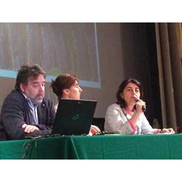 Mauro Pascolini (Direttore Dipartimento Scienze umane Università Udine), Chiara Bertolini (Direttore servizio Tutela Paesaggio e Biodiversità Regione FVG) e Mariagrazia Santoro (Assessore regionale Infrastrutture, Mobilità, Pianificazione territoriale, Lavori pubblici, Edilizia) al workshop "Il paesaggio delle pianure e il consumo di suolo", quarto incontro per la Redazione del Piano Paesaggistico Regionale (PPR), nel Teatro Sociale Gian Giacomo Arrigoni - San Vito al Tagliamento 04/05/2015