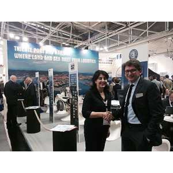 Mariagrazia Santoro (Assessore regionale Infrastrutture e Mobilità) e Zeno D'Agostino (Commissario Autorità Portuale Trieste) alla Fiera "Transport Logistic 2015" - Monaco di Baviera 06/05/2015 (Foto Autorità Portuale Trieste)