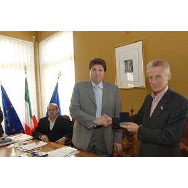 Riccardo Illy (Presidente Regione Friuli Venezia Giulia) e Andrea Mansutti (Sindaco Tricesimo) nel corso dei lavori della Giunta regionale riunita nel Municipio di Tricesimo. (Tricesimo 19/10/07) 
