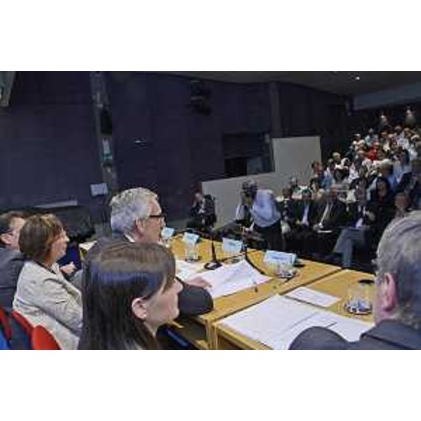 I presidenti Debora Serracchiani (Regione Friuli Venezia Giulia) e Francesco Pigliaru (Regione Sardegna) al convegno "Il futuro della Specialità delle Regioni Autonome", all'Auditorium del Museo Revoltella - Trieste 09/05/2015