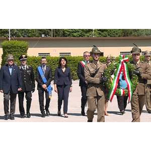 Fabrizio Pitton (Presidente Consiglio Provincia Udine), Mariagrazia Santoro (Assessore regionale Infrastrutture) e Paolo Urbani (Sindaco Gemona) alle cerimonie di ricordo degli Alpini e dei Vigili del Fuoco morti portando soccorso ai terremotati del 6 maggio 1976 - Gemona del Friuli 09/05/2015