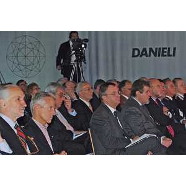 Riccardo Illy (Presidente Regione Friuli Venezia Giulia) nel corso dell'incontro Danieli 2007 sul tema "Italia - Resto del mondo: la partita decisiva", svoltosi a Buttrio. (Buttrio 20/10/07)
