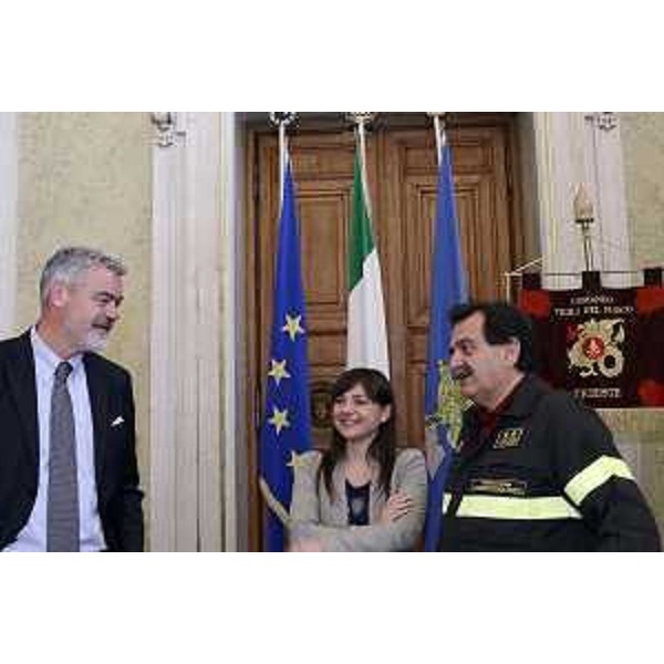 Paolo Panontin (Assessore regionale delegato Protezione civile), Debora Serracchiani (Presidente Regione Friuli Venezia Giulia) e Giuseppe Romano (Direttore nazionale Vigili del Fuoco Emergenza e Soccorso tecnico) al primo seminario internazionale "Antincendio in mare / Sea-fire fighting", nella sede della Regione FVG - Trieste 13/05/2015