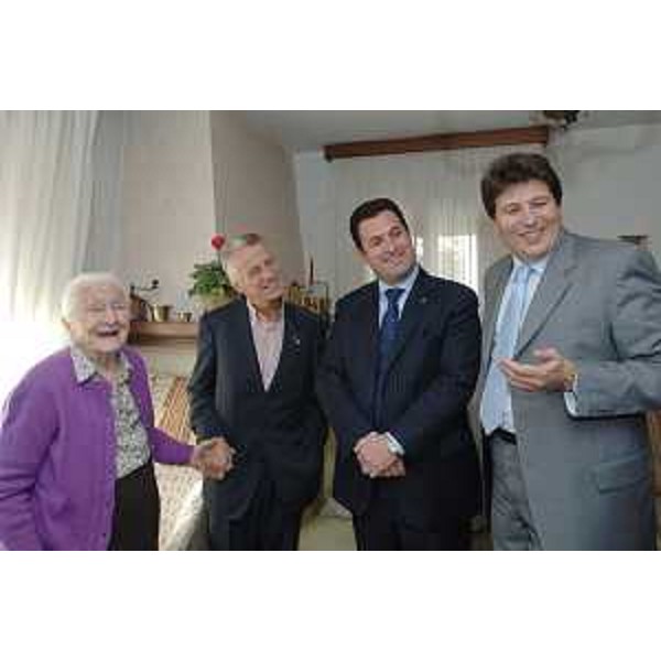 Caterina De Paoli, nonna acquisita dell'assessore regionale Franco Iacop, Riccardo Illy, Presidente Regione Friuli Venezia Giulia, Franco Iacop, Assessore regionale Autonomie locali, Andrea Mansutti, Sindaco Tricesimo. (Tricesimo 19/10/07)